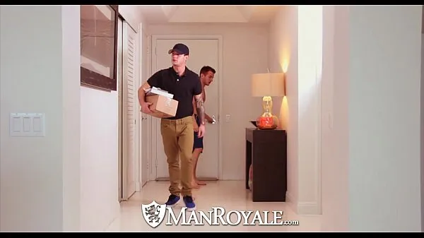 Show HD - ManRoyale New fuck toy is tested by the delivery guy power Tube