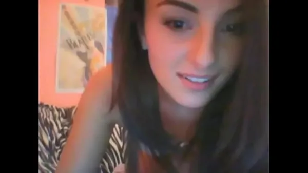 Zobraziť Teen shows her sexy body via webcam - more on napájaciu trubicu