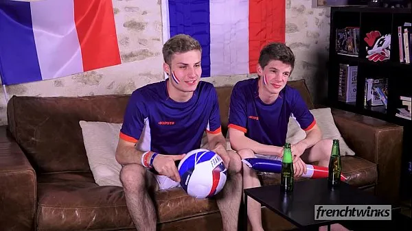 عرض Two twinks support the French Soccer team in their own way أنبوب الطاقة