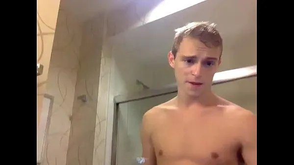عرض sexy twink taking a shower on webcam أنبوب الطاقة