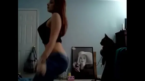 Εμφάνιση Millie Acera Twerking my ass while playing with my pussy power Tube