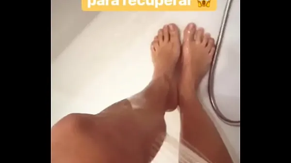 Mostrar Video Instagram Irene Junquera reflejo duchatubo de alimentación