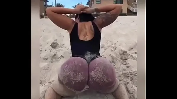 withmsmiami shaking dat ass at the beach पावर ट्यूब दिखाएँ