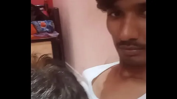 显示Indian Horny father sucking dick功率管