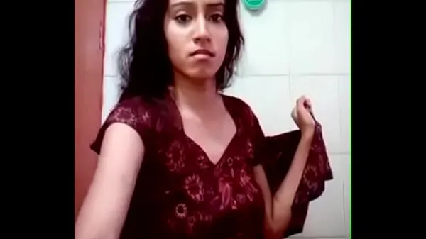 Mutasd a Indian teen girl bathing nude tápvezetéket