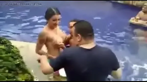 Mostrar Atriz indiana na piscina gauhar khan festa na piscina dani daniels gianna michaels tubo de potência