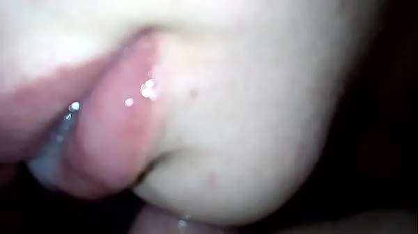 Vis My boyfriend gives me the cum in my mouth strømrør