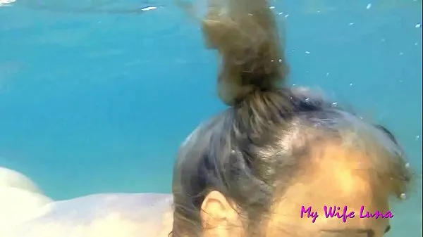 This Italian MILF wants cock at the beach in front of everyone and she sucks and gets fucked while underwater पावर ट्यूब दिखाएँ