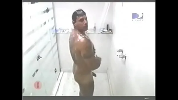 Mostrar Alexandre Frota se baña completamente desnudo en la Casa dos Artistastubo de alimentación
