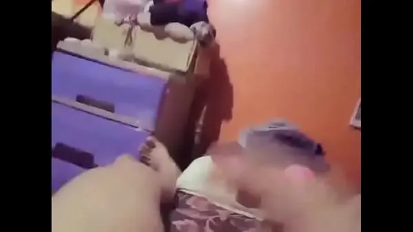 My friend sends me a video masturbating Güç Tüpünü göster