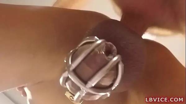 Vis Ladyboy Sex Slave Junely Gives Blowjob And Fucked strømrør