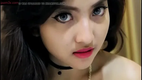 Pokaż Cloudya Yastin Nude Photo Shoot - Modelii Indonesia lampę zasilającą