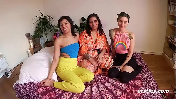 Afficher Partie de trio lesbienne amateur réeltube de puissance