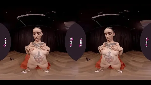 PORNBCN VR 4K | PRVega28 im dunklen Raum von Porno in der virtuellen Realität masturbiert hart für Sie VOLLSTÄNDIGER LINKPower Tube anzeigen