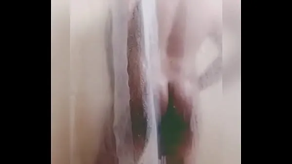 Tunjukkan Shay Silvers phat juicy ass in the shower Tiub kuasa