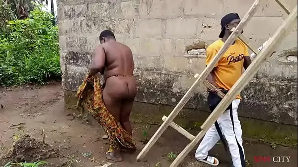 African Gift fucked her worker outdoor Güç Tüpünü göster