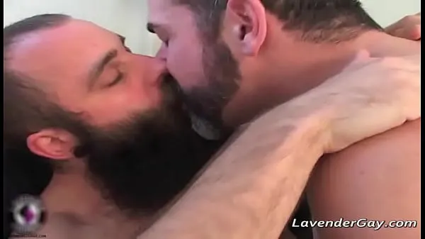 عرض Two bearded gay dudes are sucking hard gay sex أنبوب الطاقة