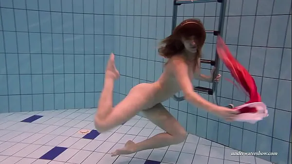Visa Bultihalo is a super beautiful sexy girl underwater kraftrör