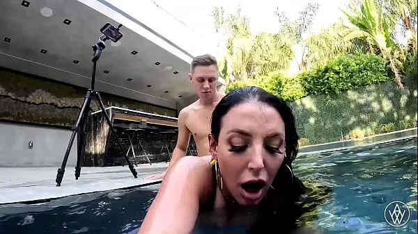 Show ANGELA WHITE - Busty Bikini Sex in the Pool power Tube