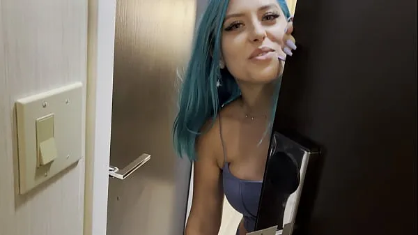 Show Casting Curvy: Blue Hair Thick Porn Star BEGS to Fuck Delivery Guy power Tube