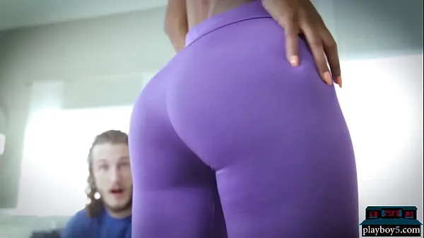 Mostrar Black MILF Ivory Logan chupa e bate seu personal trainer de pau grande tubo de potência