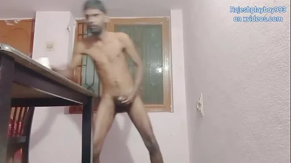 Mostrar Rajeshplayboy993 masturbando seu pau grande e gozando no copo tubo de potência