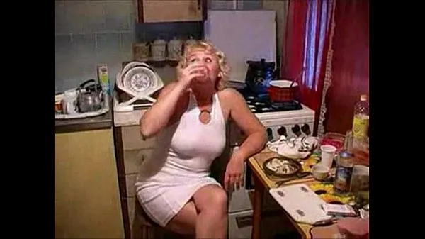 Hiển thị A step mom fucked by her son in the kitchen river ống điện