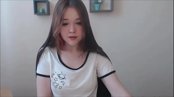 Visa Who is this beautiful webcam teen kraftrör