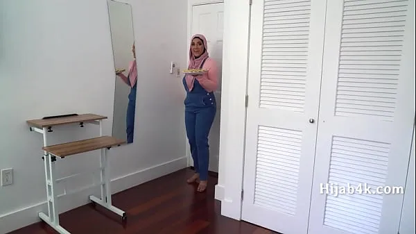 แสดง Corrupting My Chubby Hijab Wearing StepNiece หลอดกำลัง