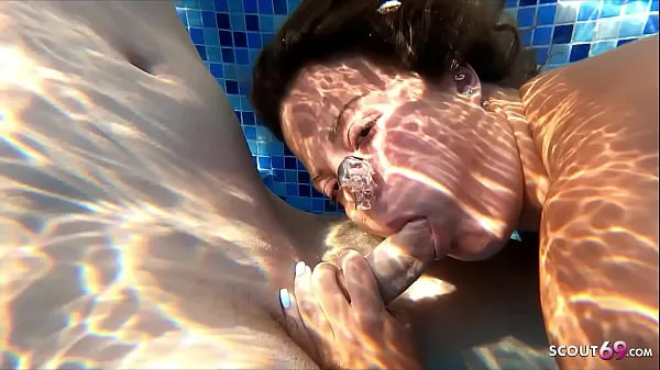 แสดง Underwater Sex with Curvy Teen - German Holiday Fuck after caught him Jerk หลอดกำลัง