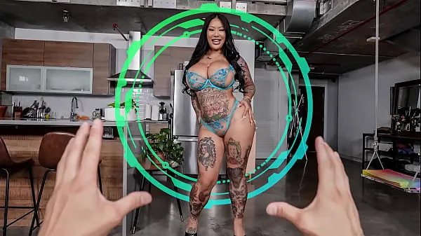 Mostrar SEX SELECTOR - A deusa asiática tatuada e curvilínea Connie Perignon está aqui para brincar tubo de potência