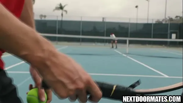 عرض Cute gay boys play tennis and fuck أنبوب الطاقة