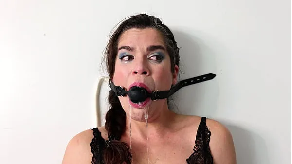 Toon Hard gagging - Deepthroat dildo ballgag eindbuis